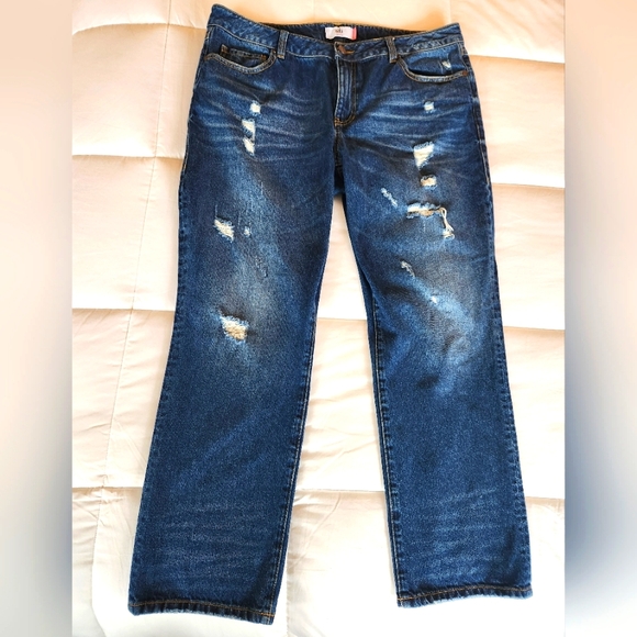 Cabi Lightly Distressed Dark Wash BF Jeans - Picture 1 of 3